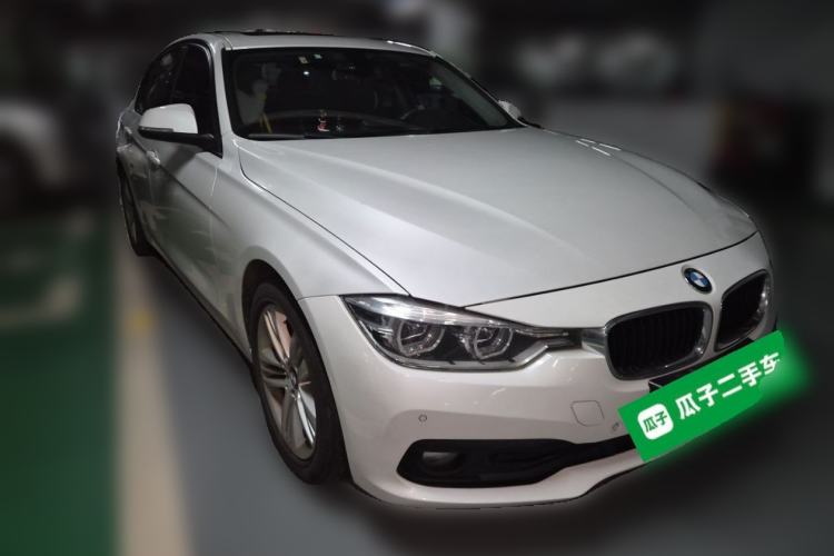 Used BMW 3 Series 2016 320i Fashion Model Front Right 45 Deg