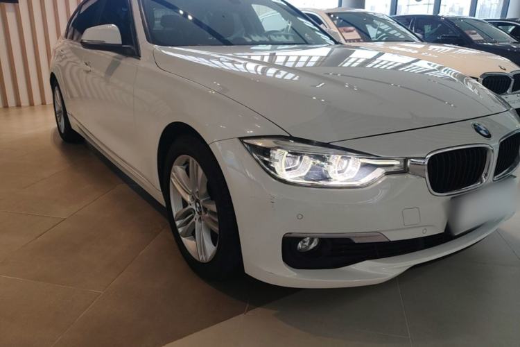 Used BMW 3 Series 2016 320Li Ambition Model Front Right 45 Deg