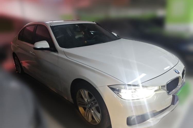 Used BMW 3 Series 2016 320i Fashion Model Front Right 45 Deg