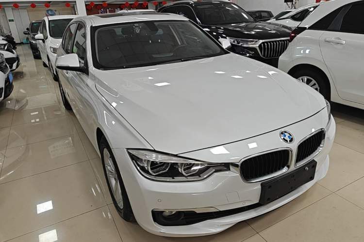 Used BMW 3 Series 2016 316Li Fashion Model Front Right 45 Deg