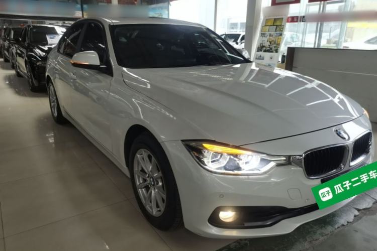 Used BMW 3 Series 2016 316i Fashion Model Front Right 45 Deg