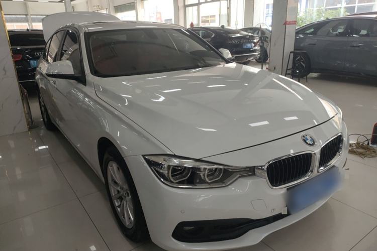 Used BMW 3 Series 2016 316i Fashion Model Front Right 45 Deg
