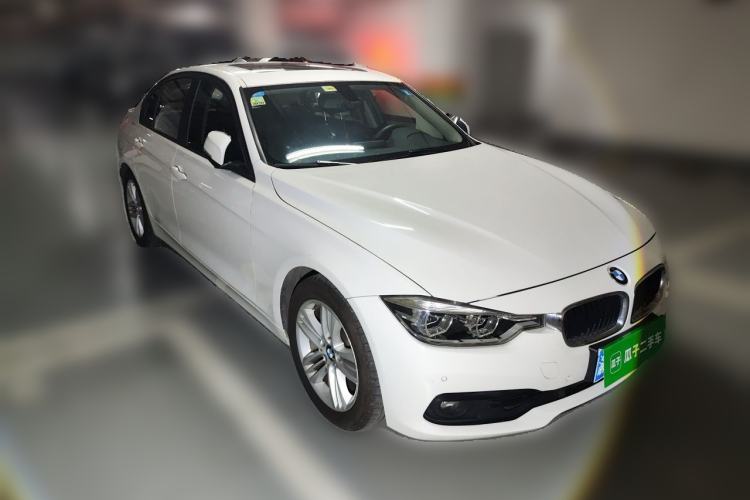 Used BMW 3 Series 2016 320i Fashion Model Front Right 45 Deg