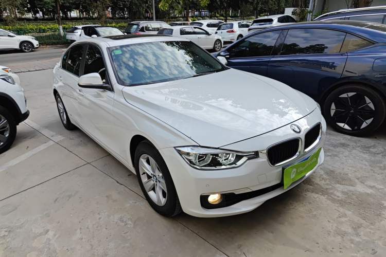 Used BMW 3 Series 2016 316Li Fashion Model Front Right 45 Deg