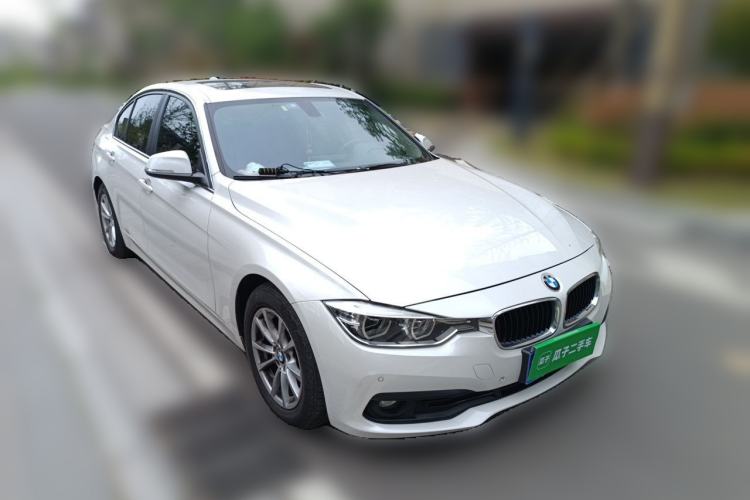 Used BMW 3 Series 2016 316i Fashion Model Front Right 45 Deg