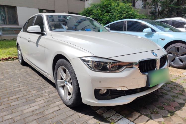 Used BMW 3 Series 2016 316Li Fashion Model Front Right 45 Deg