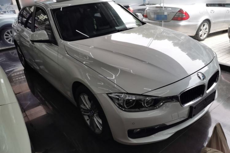 Used BMW 3 Series 2016 320Li Fashion Model Front Right 45 Deg