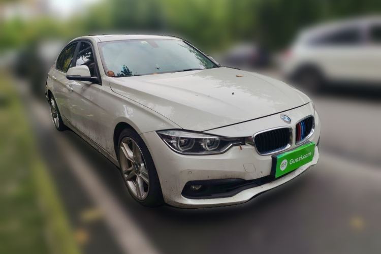 Used BMW 3 Series 2016 320i Fashion Model Front Right 45 Deg