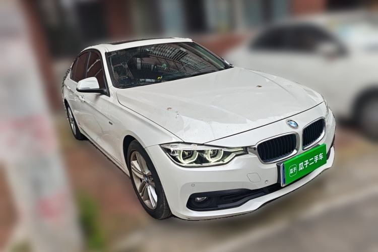 Used BMW 3 Series 2016 320i Fashion Model Front Right 45 Deg