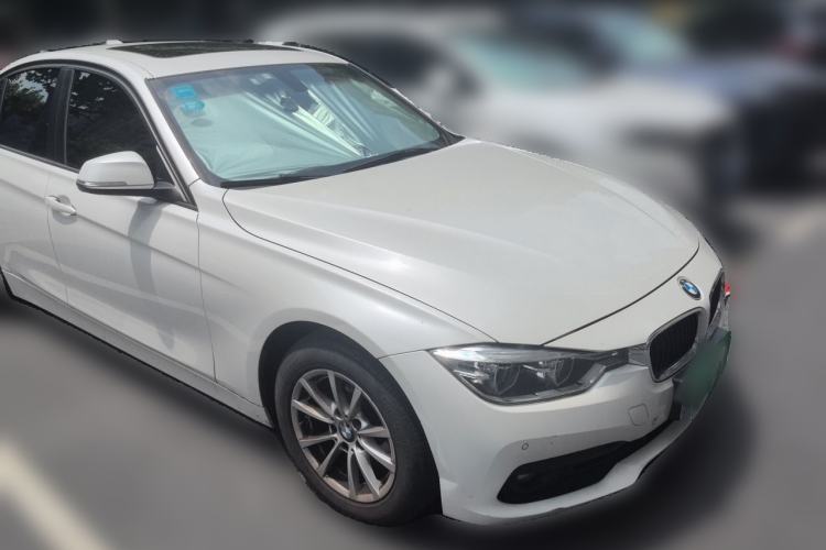 Used BMW 3 Series 2016 316i Fashion Model Front Right 45 Deg