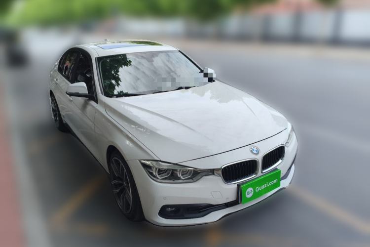 Used BMW 3 Series 2016 320i Fashion Model Front Right 45 Deg
