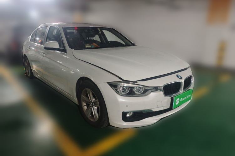 Used BMW 3 Series 2016 316Li Fashion Model Front Right 45 Deg