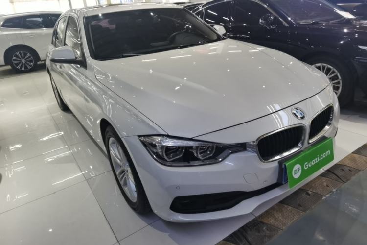 Used BMW 3 Series 2016 320i Fashion Model Front Right 45 Deg