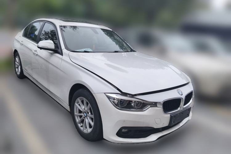 Used BMW 3 Series 2016 316i Fashion Model Front Right 45 Deg