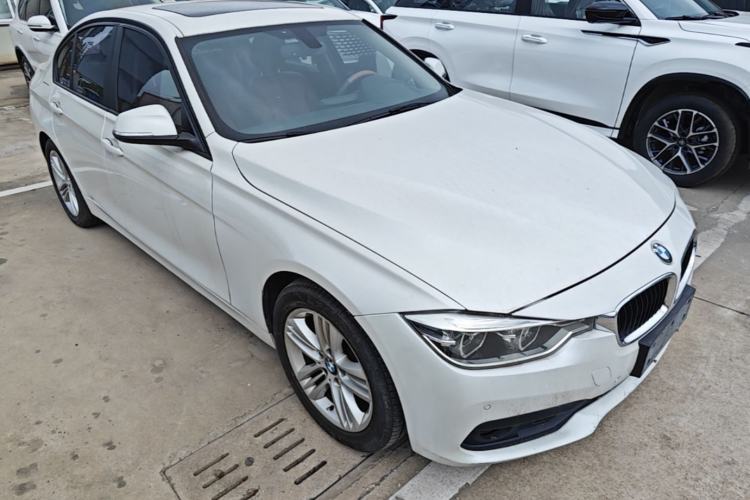 Used BMW 3 Series 2016 320i Fashion Model Front Right 45 Deg