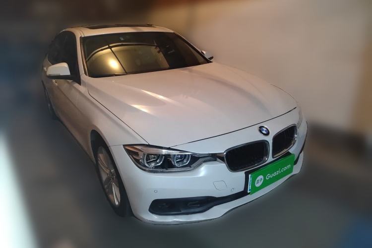Used BMW 3 Series 2016 320i Fashion Model Front Right 45 Deg