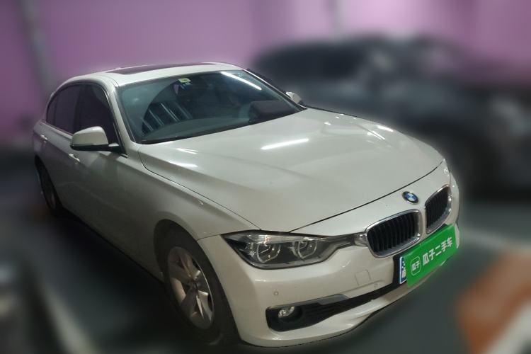 Used BMW 3 Series 2016 316Li Fashion Model Front Right 45 Deg