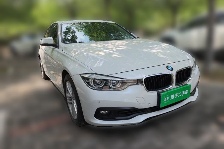 Used BMW 3 Series 2016 320i Fashion Model Front Right 45 Deg