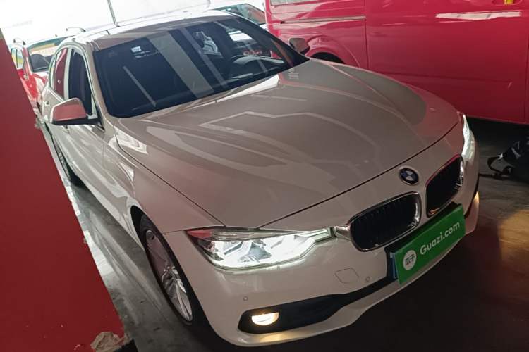 Used BMW 3 Series 2016 320i Fashion Model Front Right 45 Deg