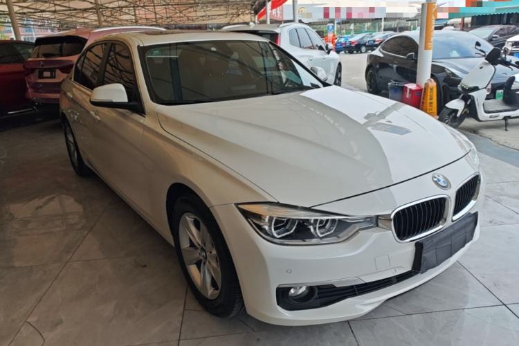 Used BMW 3 Series 2016 316Li Fashion Model Front Right 45 Deg