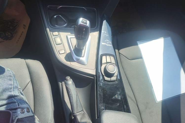Used BMW 3 Series 2016 320Li Ambition Model Gear Lever