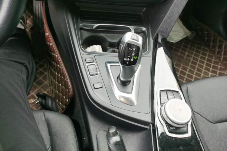 Used BMW 3 Series 2016 320Li Ambition Model Gear Lever