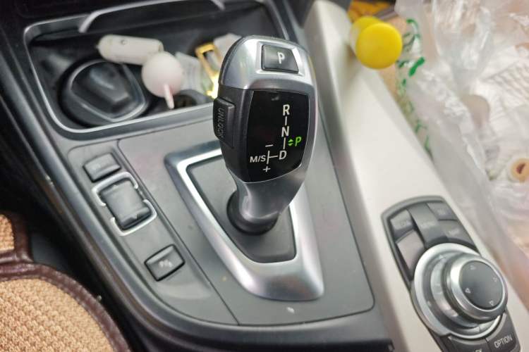 Used BMW 3 Series 2016 320Li Fashion Model Gear Lever
