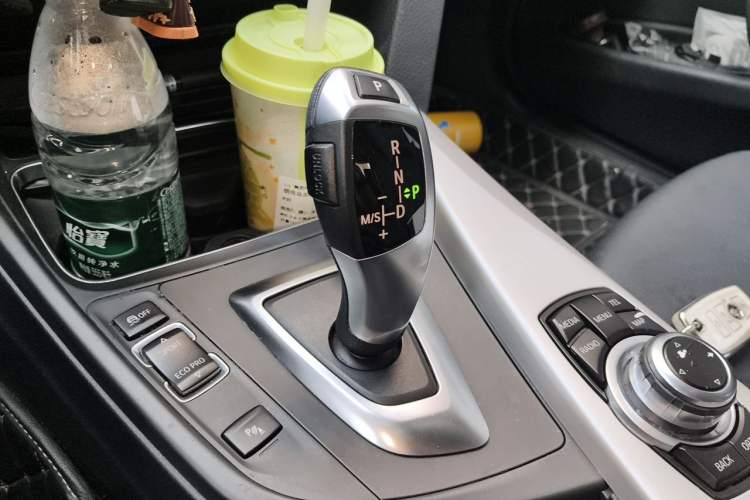 Used BMW 3 Series 2016 320Li Fashion Model Gear Lever