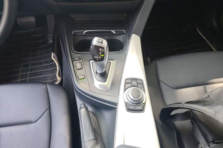 Used BMW 3 Series 2016 320Li Fashion Model Gear Lever