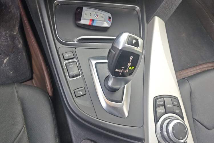 Used BMW 3 Series 2016 320Li Fashion Model Gear Lever