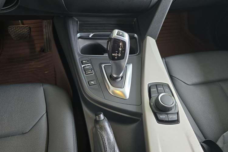 Used BMW 3 Series 2016 320Li Ambition Model Gear Lever