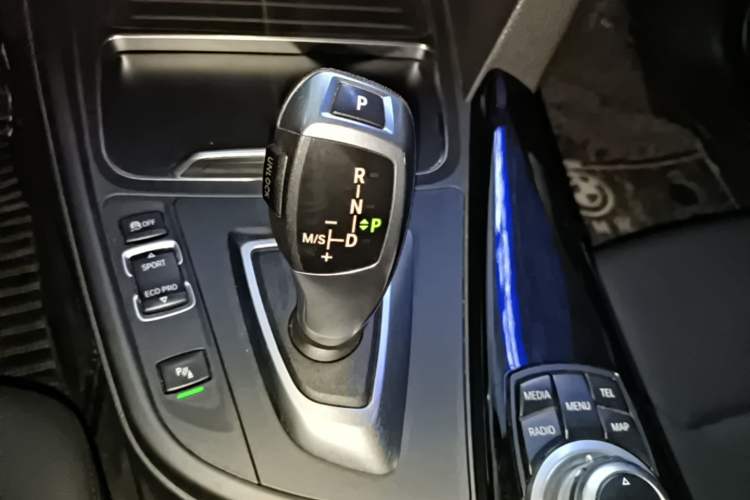 Used BMW 3 Series 2016 320i Fashion Model Gear Lever
