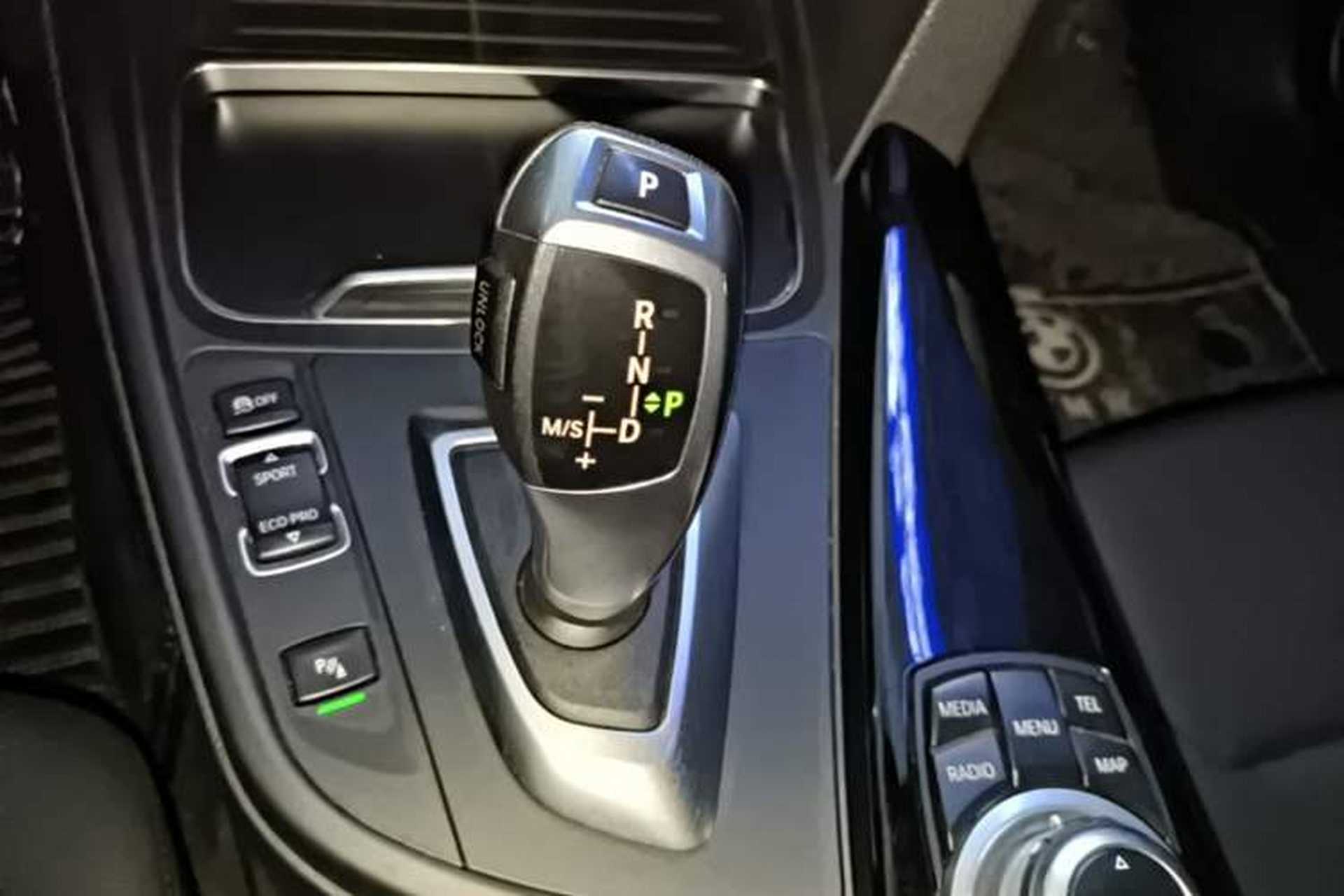 Used BMW 3 Series 2016 320i Fashion Model Gear Lever