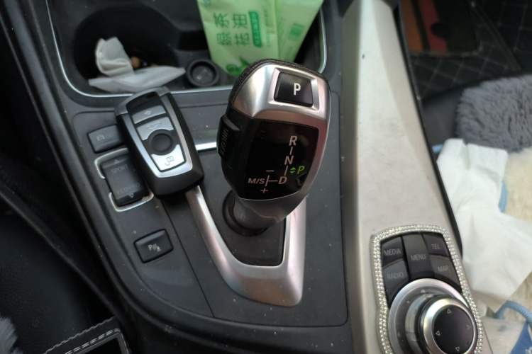 Used BMW 3 Series 2016 320Li Fashion Model Gear Lever
