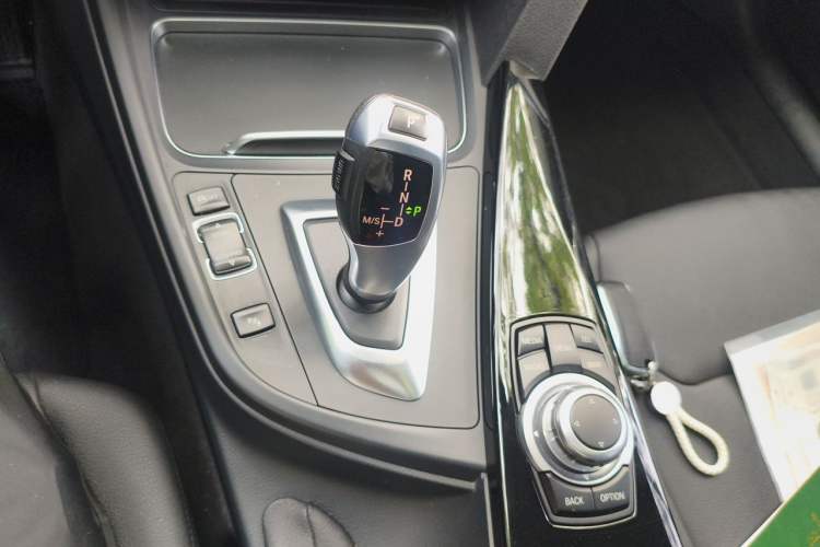 Used BMW 3 Series 2016 320Li Fashion Model Gear Lever