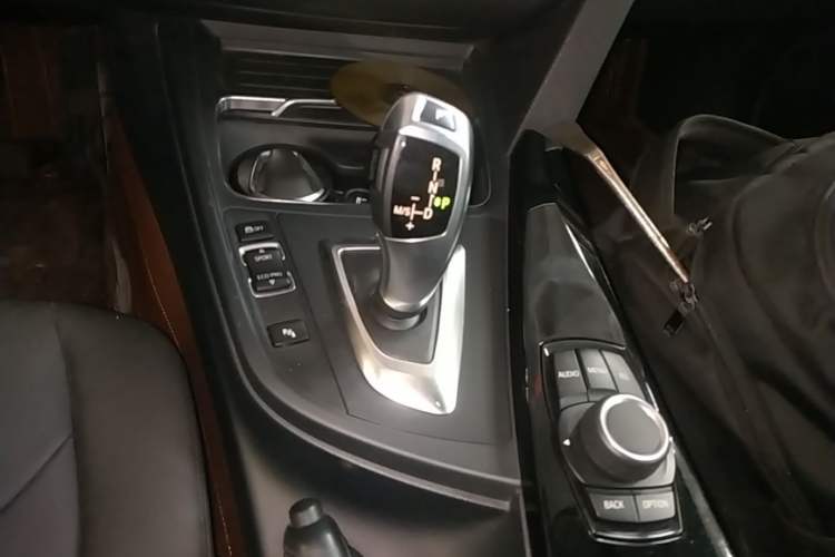 Used BMW 3 Series 2016 320Li Ambition Model Gear Lever