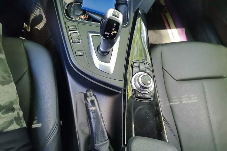 Used BMW 3 Series 2016 320i Fashion Model Gear Lever