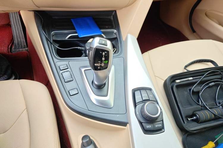 Used BMW 3 Series 2016 320Li Ambition Model Gear Lever