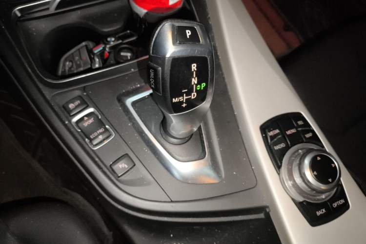 Used BMW 3 Series 2016 320i Fashion Model Gear Lever