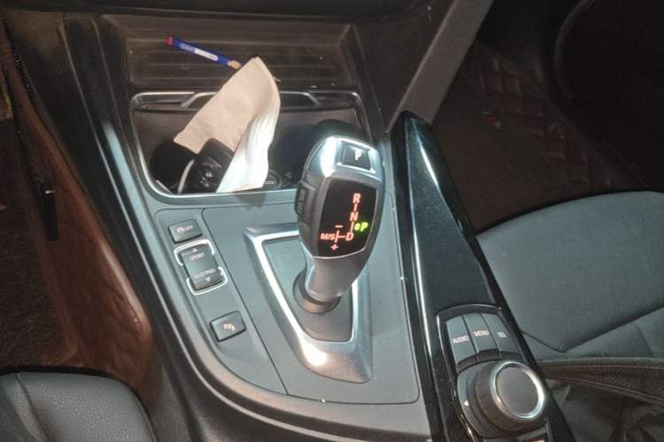 Used BMW 3 Series 2016 320Li Ambition Model Gear Lever