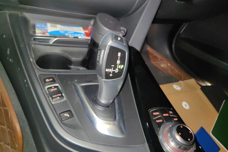 Used BMW 3 Series 2016 320Li Fashion Model Gear Lever