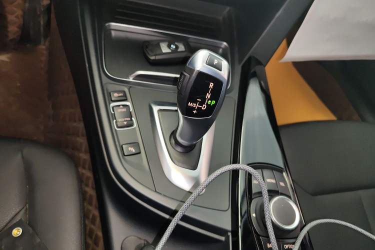 Used BMW 3 Series 2016 320Li Ambition Model Gear Lever
