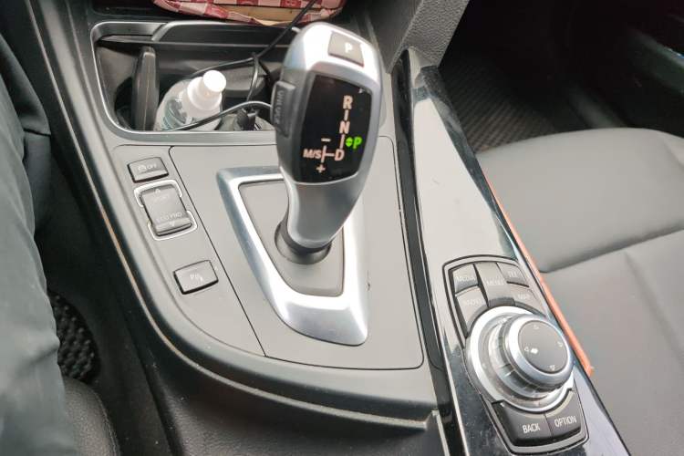 Used BMW 3 Series 2016 320Li Fashion Model Gear Lever