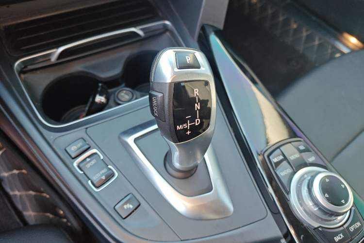 Used BMW 3 Series 2016 320Li Fashion Model Gear Lever