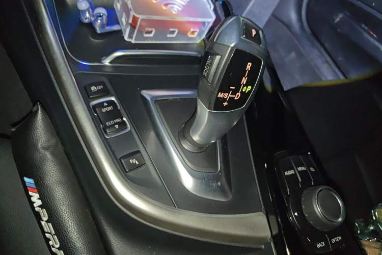 Used BMW 3 Series 2016 320Li Ambition Model Gear Lever