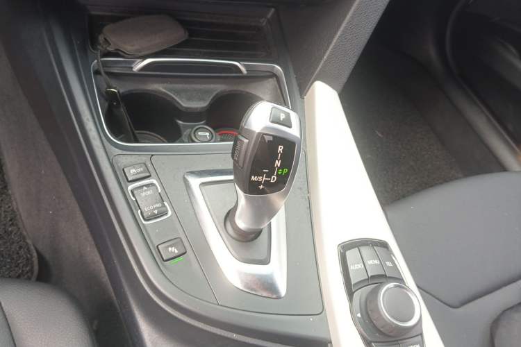 Used BMW 3 Series 2016 320Li Fashion Model Gear Lever
