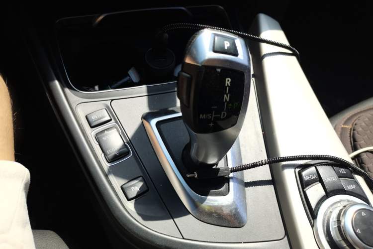 Used BMW 3 Series 2016 320Li Fashion Model Gear Lever