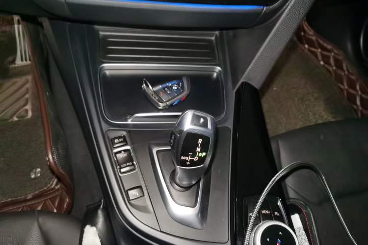 Used BMW 3 Series 2016 320Li Ambition Model Gear Lever