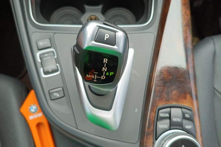 Used BMW 3 Series 2016 320Li Fashion Model Gear Lever