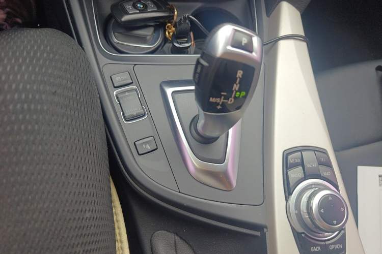 Used BMW 3 Series 2016 320Li Fashion Model Gear Lever
